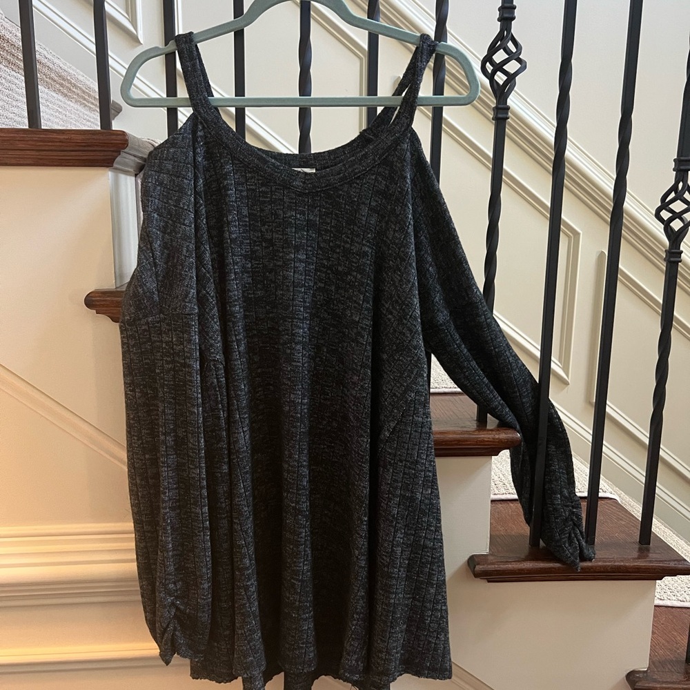 Umgee 1XL PLUS Dark Gray Cold Shoulder sweater top